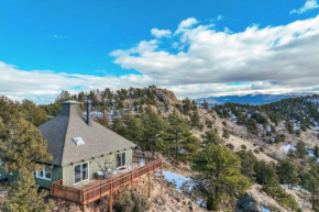 Breathtaking views from a clifftop cabin retreat!